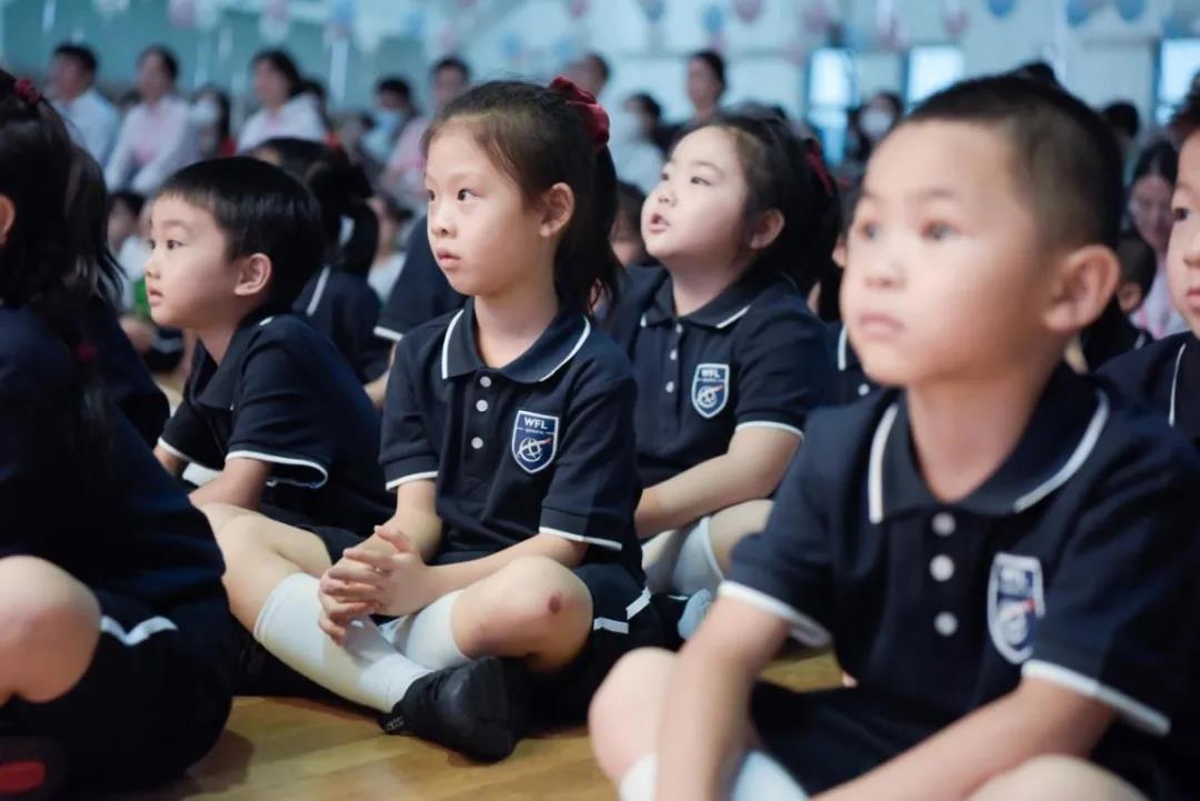 他们的心情是复杂的