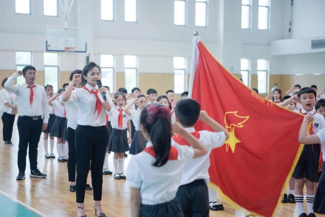 伴随着中国前进的步伐