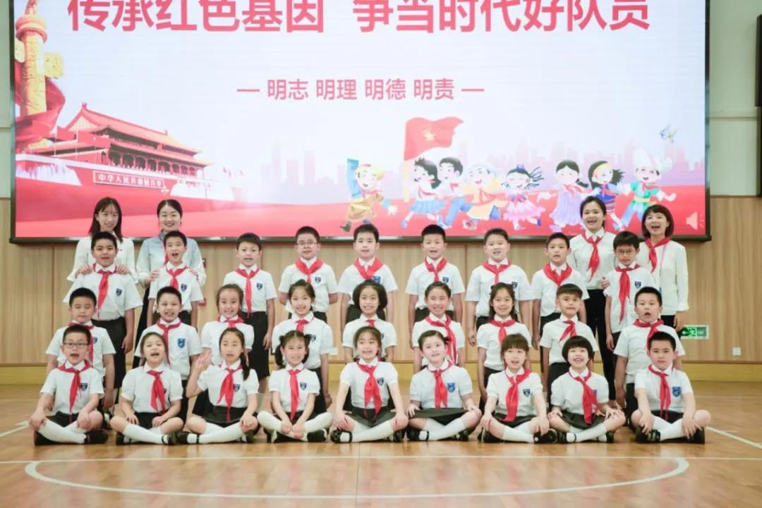 少先队是少年儿童成长的摇篮