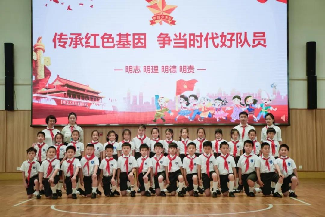 是前行的航灯